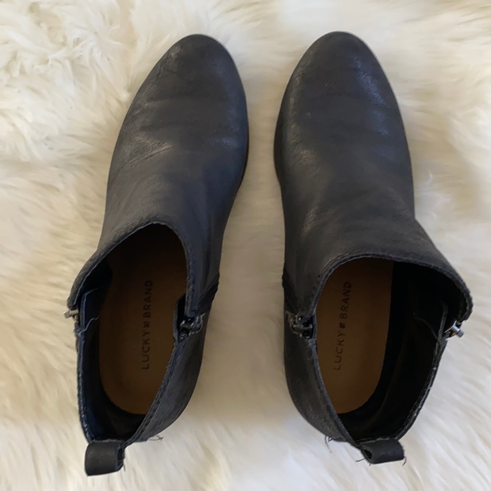Girls/young women’s Lucky Brand booties size 5